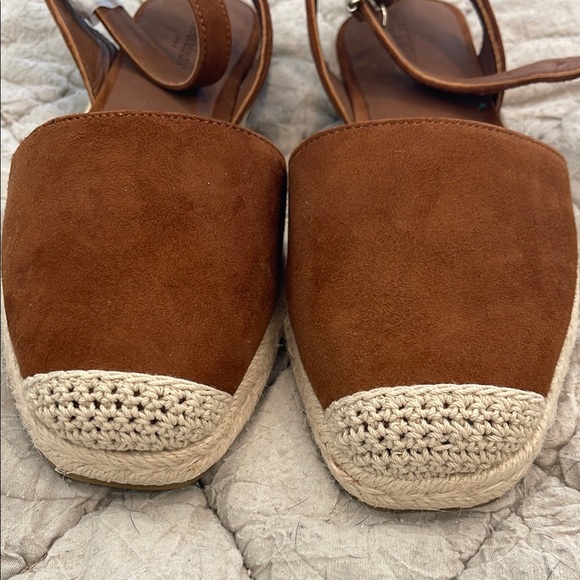 Banana Republic Brown Espadrilles with Ankle Strap. Brand new, size 7 - Picture 9 of 10